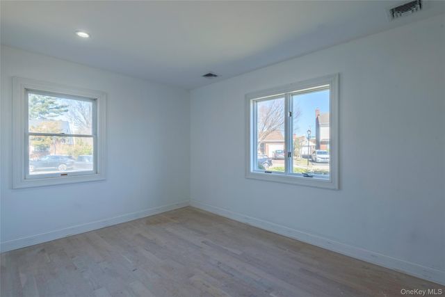 1070 Maple Lane, New Hyde Park, NY 11040