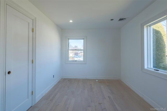 1070 Maple Lane, New Hyde Park, NY 11040