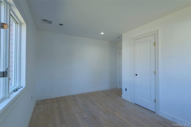 1070 Maple Lane, New Hyde Park, NY 11040