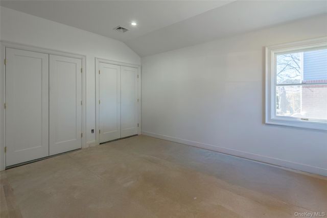 1070 Maple Lane, New Hyde Park, NY 11040