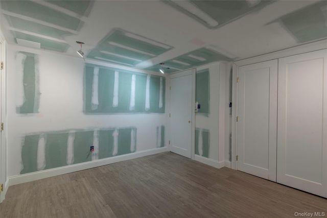 1070 Maple Lane, New Hyde Park, NY 11040