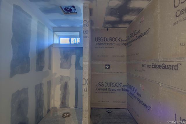 1070 Maple Lane, New Hyde Park, NY 11040