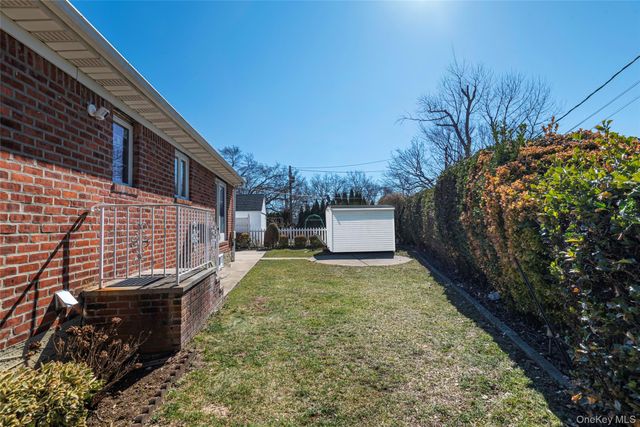 1070 Maple Lane, New Hyde Park, NY 11040