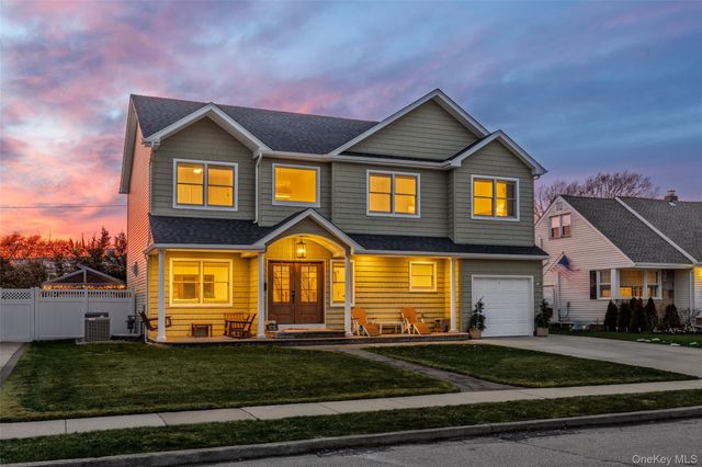 1732 Princeton Drive W, Wantagh, NY 11793