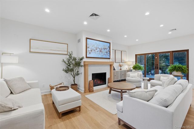 1732 Princeton Drive W, Wantagh, NY 11793