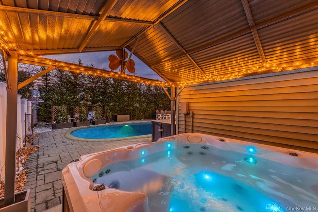 1732 Princeton Drive W, Wantagh, NY 11793