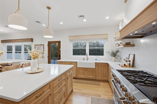 1732 Princeton Drive W, Wantagh, NY 11793