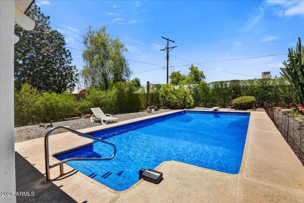 7362 N 38TH Avenue, Phoenix, AZ 85051 — photo 2