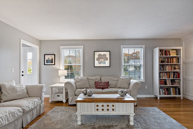 19 Cedar St 19, Rehoboth, MA 02769