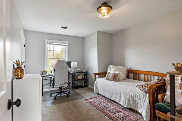 19 Cedar St 19, Rehoboth, MA 02769