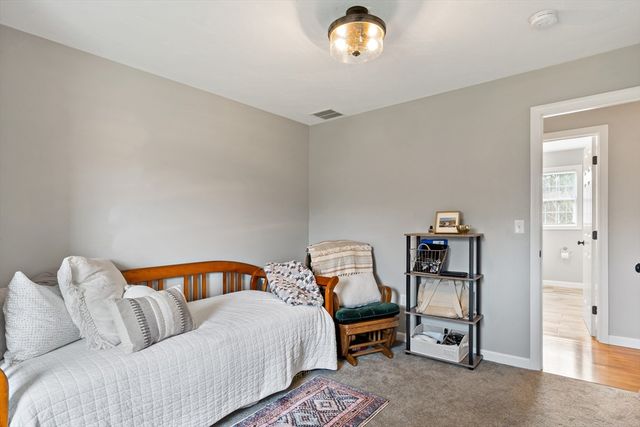 19 Cedar St 19, Rehoboth, MA 02769