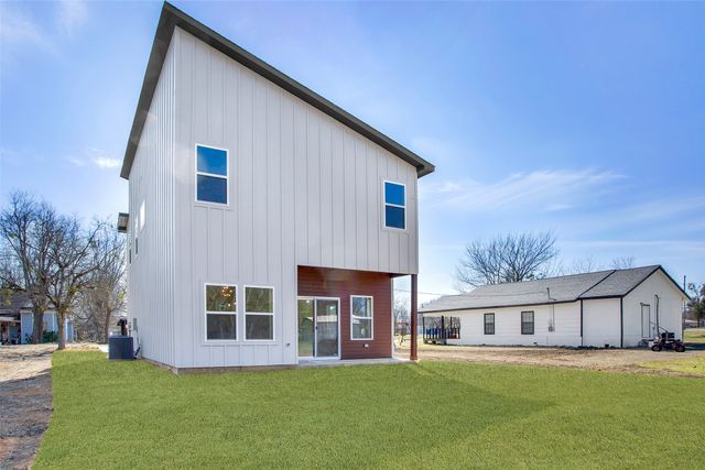 408 E Grayson, Leonard, TX 75452