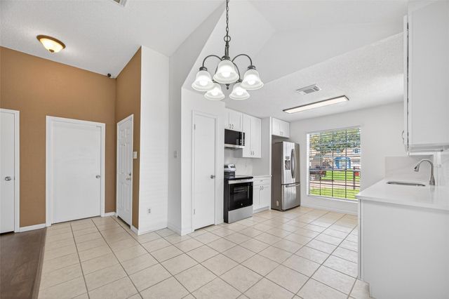 3109 Deer Trail Drive, Alvin, TX 77511