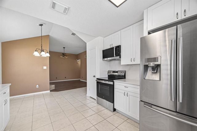 3109 Deer Trail Drive, Alvin, TX 77511