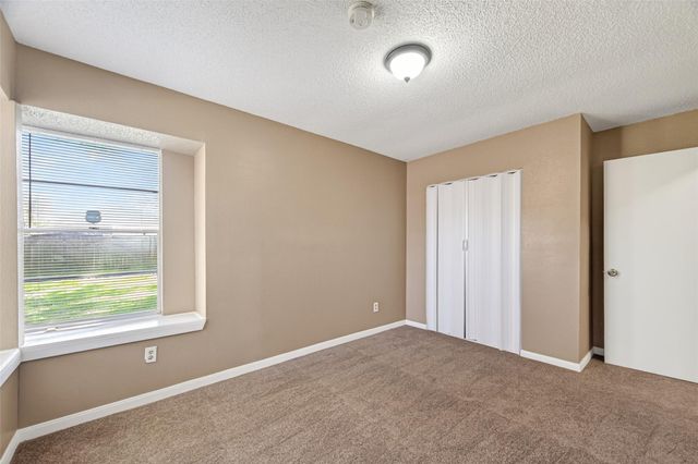 3109 Deer Trail Drive, Alvin, TX 77511