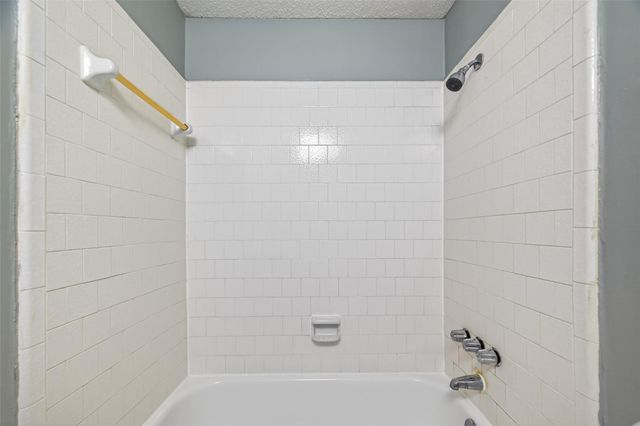 3109 Deer Trail Drive, Alvin, TX 77511