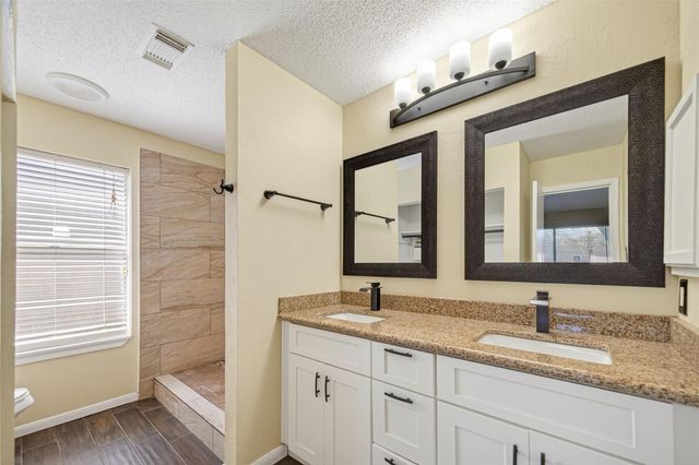 3109 Deer Trail Drive, Alvin, TX 77511