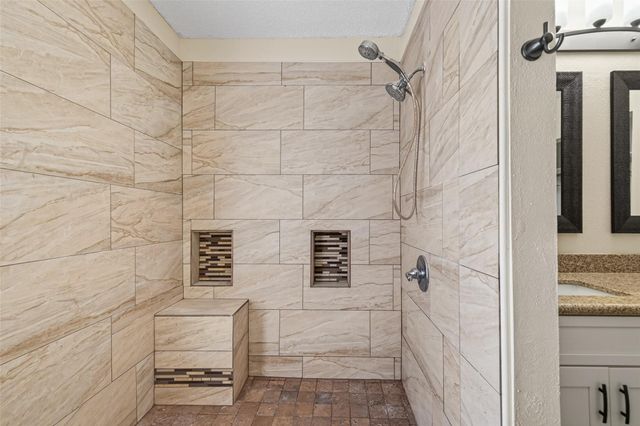 3109 Deer Trail Drive, Alvin, TX 77511