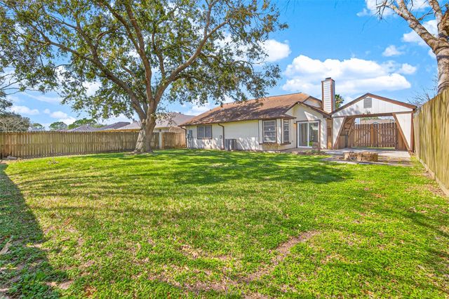 3109 Deer Trail Drive, Alvin, TX 77511