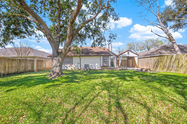 3109 Deer Trail Drive, Alvin, TX 77511