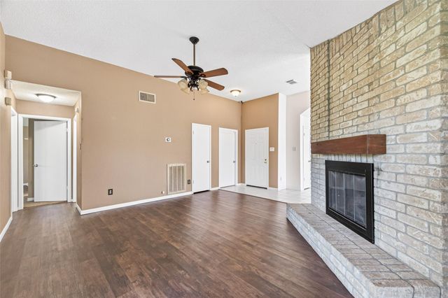 3109 Deer Trail Drive, Alvin, TX 77511