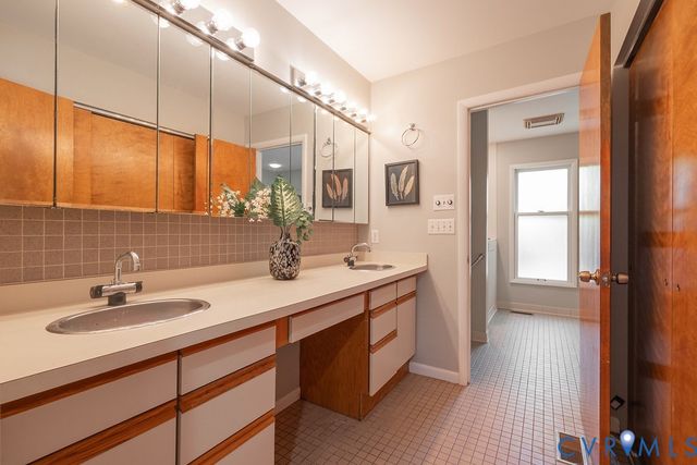 12910 Sir Scott Ter, Chester, VA 23831