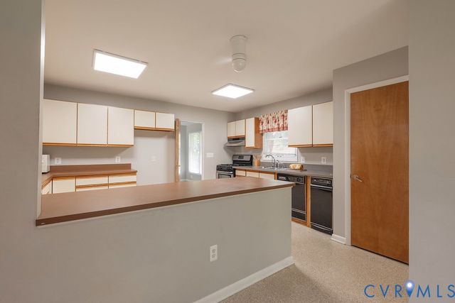 12910 Sir Scott Ter, Chester, VA 23831