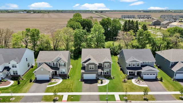2225 Bent Grass Way, Bolingbrook, IL 60490