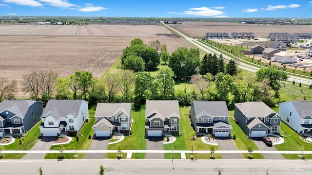 2225 Bent Grass Way, Bolingbrook, IL 60490