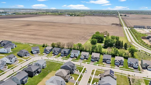 2225 Bent Grass Way, Bolingbrook, IL 60490