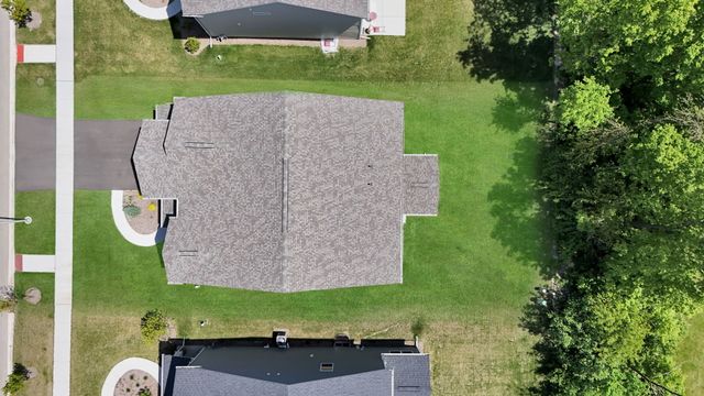 2225 Bent Grass Way, Bolingbrook, IL 60490