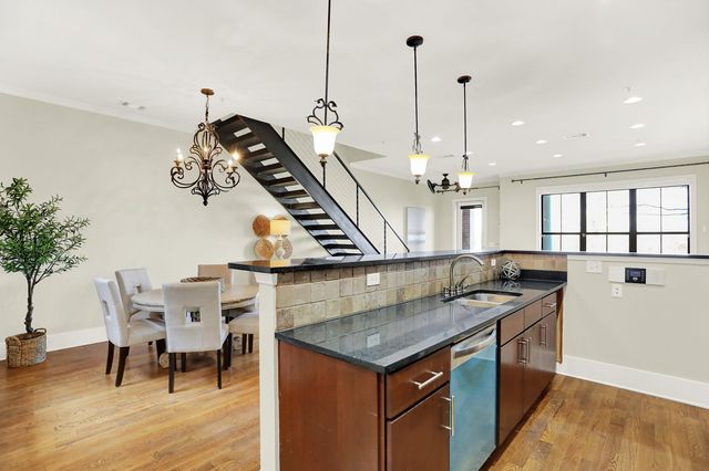 358 N Island Dr Apt 105, Memphis, TN 38103