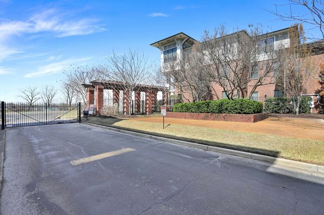 358 N Island Dr Apt 105, Memphis, TN 38103