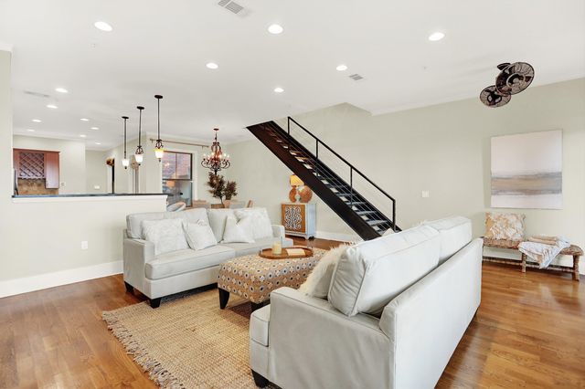 358 N Island Dr Apt 105, Memphis, TN 38103