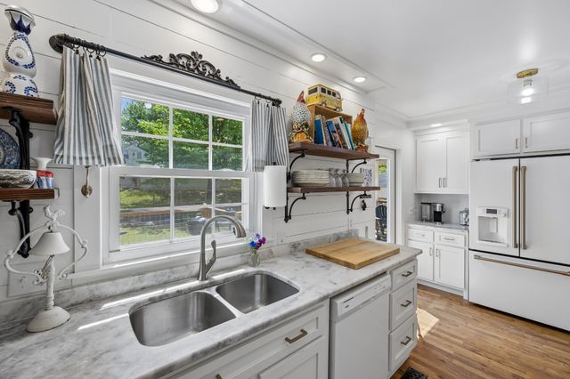 219 Rivermont Dr, Mcminnville, TN 37110