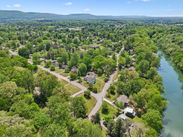 219 Rivermont Dr, Mcminnville, TN 37110