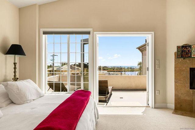 1128 Las Flores, Carlsbad, CA 92008