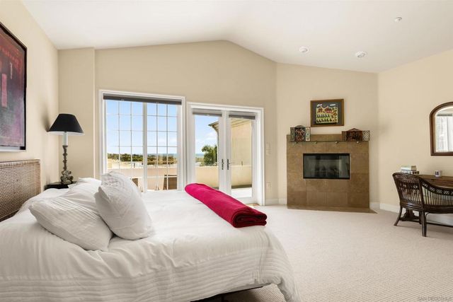 1128 Las Flores, Carlsbad, CA 92008