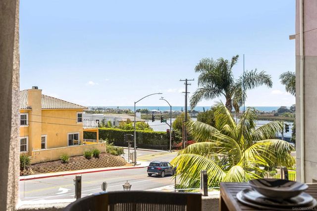 1128 Las Flores, Carlsbad, CA 92008