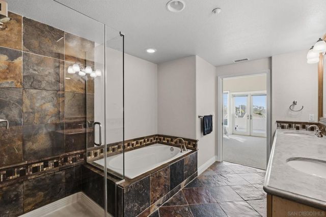 1128 Las Flores, Carlsbad, CA 92008