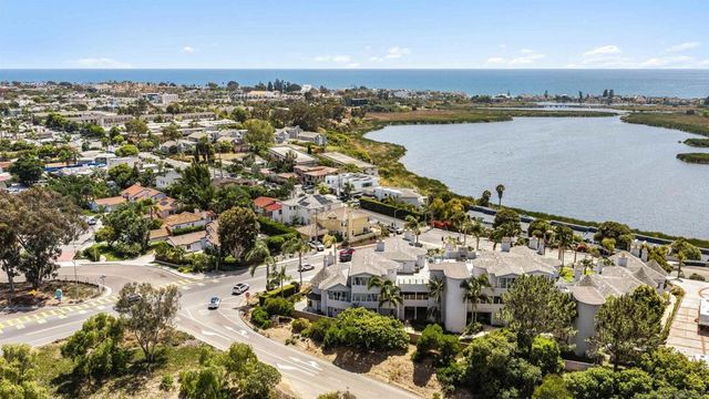 1128 Las Flores, Carlsbad, CA 92008