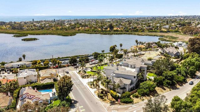 1128 Las Flores, Carlsbad, CA 92008