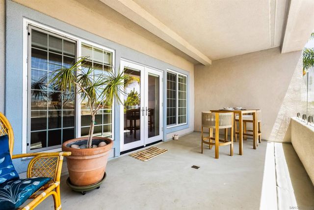 1128 Las Flores, Carlsbad, CA 92008