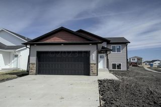 1637 10th Avenue S, Fargo, ND 58103