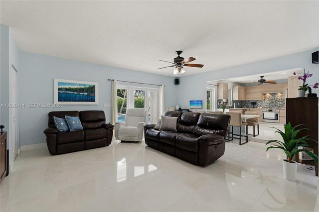 9641 SW 66th St, Miami, FL 33173