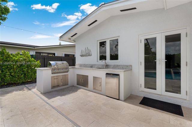 9641 SW 66th St, Miami, FL 33173