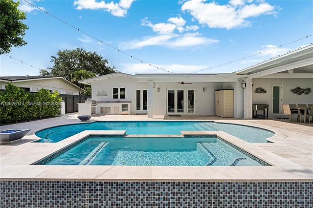 9641 SW 66th St, Miami, FL 33173
