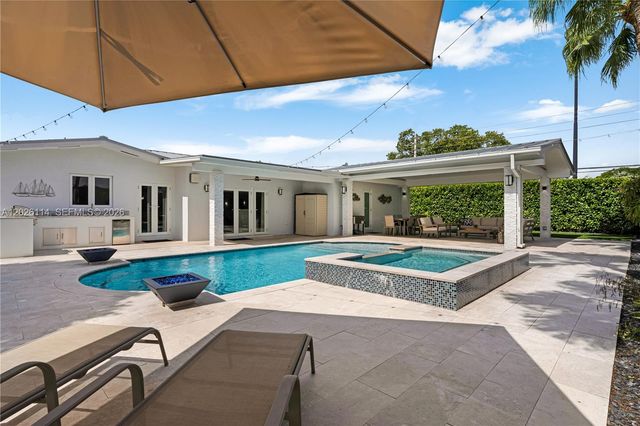 9641 SW 66th St, Miami, FL 33173