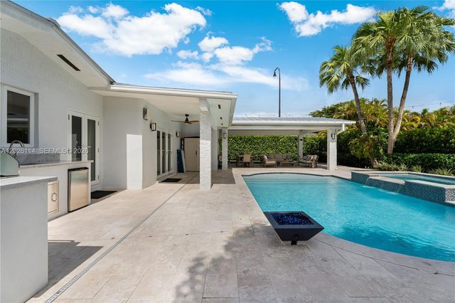 9641 SW 66th St, Miami, FL 33173