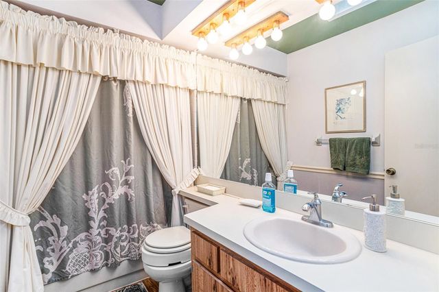 3335 FOXRIDGE CIRCLE, Tampa, FL 33618